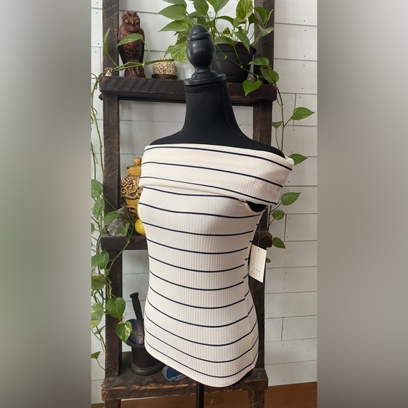 A New Day: Cream White and Black Off Shoulder Blouse - Picture 11 of 17